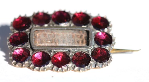 Garnet pin2IMG_1538