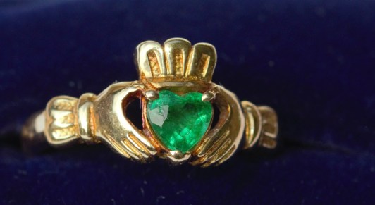 claddagh-emerald-ring-1aimg_2534