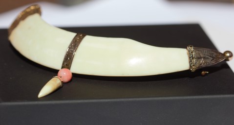 boar-tooth-broochimg_2835