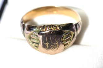 signet-hands-ring1-img_1826