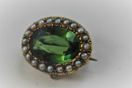 glass seed pearl broochIMG_3403