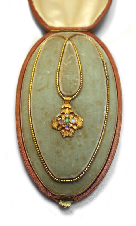 Boxed ribbon pendant 2IMG_2664rs