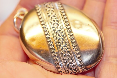 silver locket 2IMG_2446