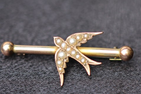 Swallow bar brooch1IMG_4342