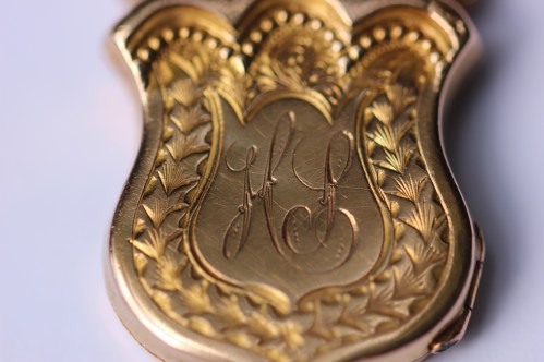 shield pendant 2IMG_1313