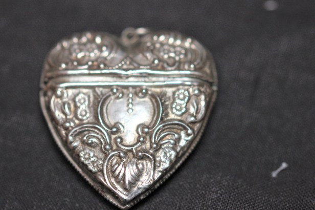 silver heart 1IMG_7037