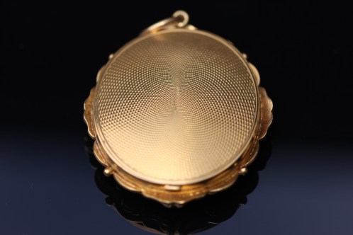 portrait brooch 2IMG_5653